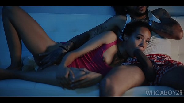 Putri Tiri Dipaksa Ngentot Dan Dihisap Kontol Ayah Tirinya Saat Tidur