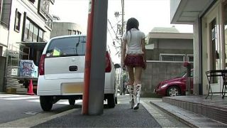 Tiga Badan Bergeliat: Aksi Panas Dengan Gadis Jepang Bertubuh Langsing