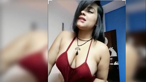 Neha Menggoda Kakak Tirinya Hingga Tak Kuasa Menolak Godaan Ranjang