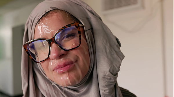 Wanita Berhijab Beraksi – Ibu-ibu Amerika Dibuat Takluk Dengan Penetrasi Wajah Yang Menggairahkan