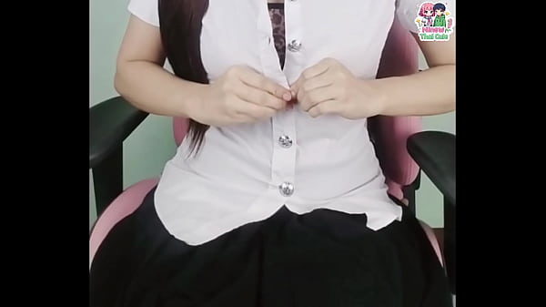 สาวนักศึกษาสุดเซ็กซี่โชว์เรียวขาชัดเจนบนโต๊ะทำงาน ใช้ของเล่นส่วนตัวช่วยเพิ่มความฟินจนน้ำหก