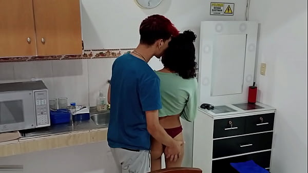 Hermanastra Sensual Con Trasero Exuberante Anhela La Verga De Su Hermanastro Y Desea Que La Follen Duro En La Cocina – Relato ErÓtico Completo