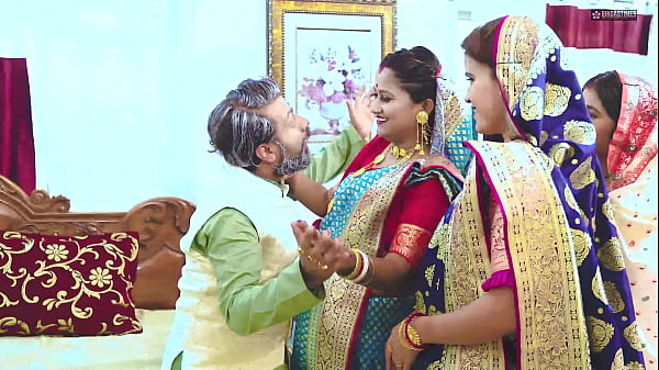 Burha Sasur Ki Tharki Raat: Chaar Nai Dulhanon Ke Saath Maza