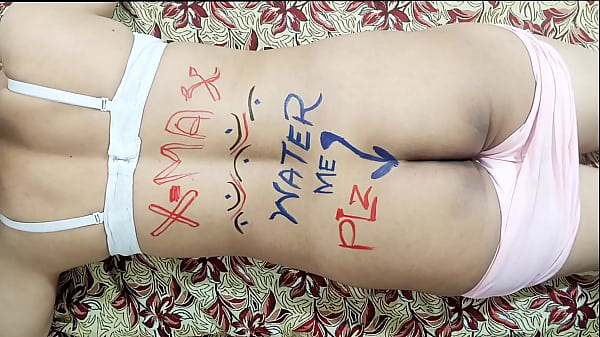 Pesta Tahun Baru Dan Natal, Dildo Menggila Di Pantat Besar Dan Memeknya Yang Mengenakan Gaun Merah, Bra Putih, Dan Hijab Hitam