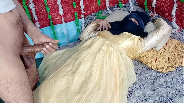 Gadis India Berpakaian Kuning, Pussy-nya Ditusuki Kontol Besar Hingga Merintih Di Video Porno Xvideos