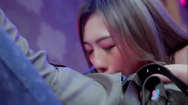 Gadis Seksi Tiongkok Lin Siyu Sedang Menghisap Kontol Dan Ditusuk Dengan Keras.