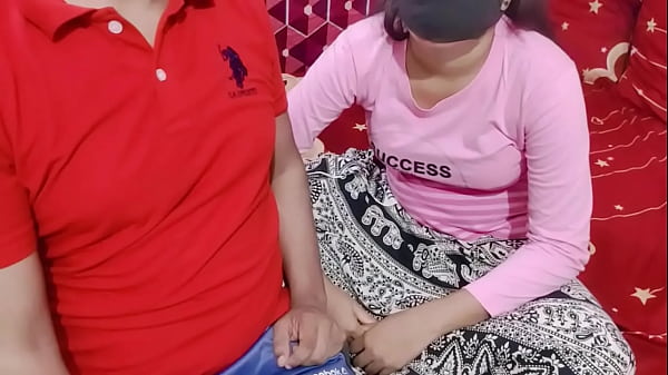 भाभी को चोदने का मजा लेता सौतेला भाई
