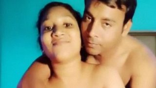 Video Panas Pasangan Sehat India Berbagi Adegan Intim Di Internet