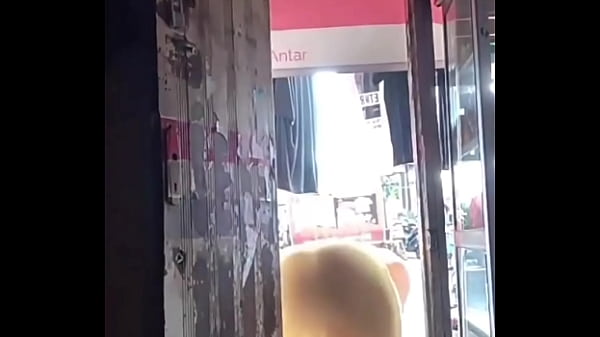 Tak Tahan Lagi, Jemur Baju Malah Digoda Ngesex