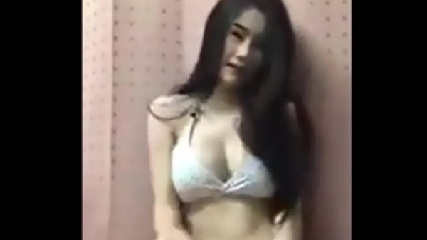Cewek Asia Goyang Hot Di Live Stream Facebook