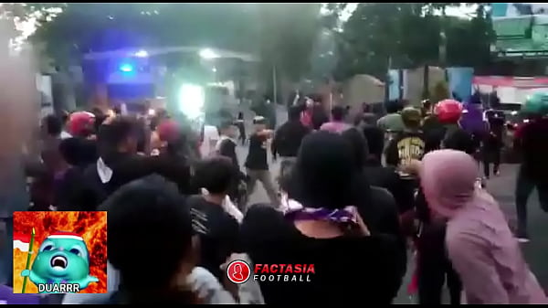 Baku Hantam Brutal Suporter Liga Indonesia Part 1: Persik Vs Psim, Aksi Sadis Di Tribun