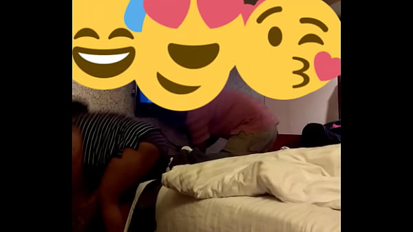 Istri Seksi Desi Menggoda Tukang Kabel Dengan Godaan Nakal
