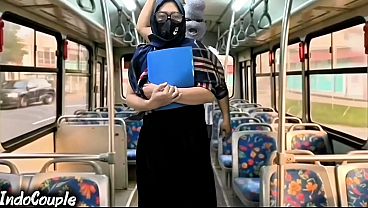 Istri Muslimah Pulang Kuliah Sendirian, Digituin Orang Asing Di Bus Sampai Tembus Jilbab