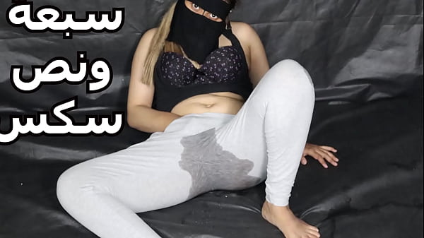 Malam Panas Sendiri, Kepanasan Sampai Basah Celana Dalam