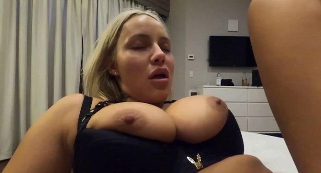 Dibanting Dan Diisi Penuh Kontol Hitam Besar Bareng Kylie Page