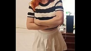 Mama Yang Lagi Horny Kasih Blowjob Mantap Ke Teman Anak Tirinya Yang Suka Ngintip