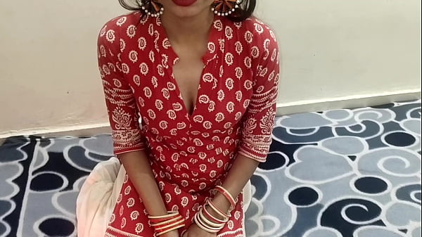 Desi Gaon Ki Bhabhi Ne Parlour Officer Ko Rishwat Na Dekar Apni Choot Chatwai, Hindi Mein Gandi Baatein