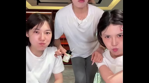 Orgasme Menderu-deru Dari Si Kerdil Cina Yang Bikin Nagih