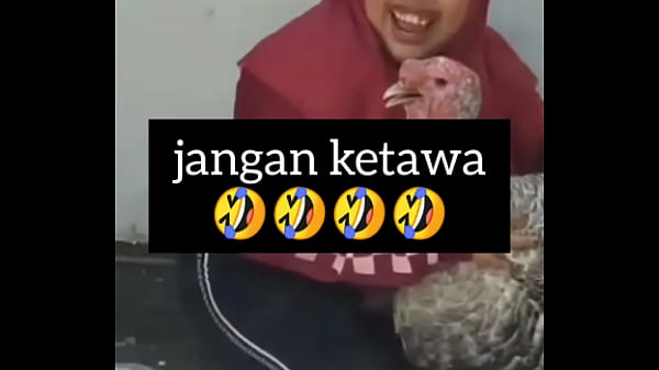 Gadis Montok Ngakak Penuh Birahi