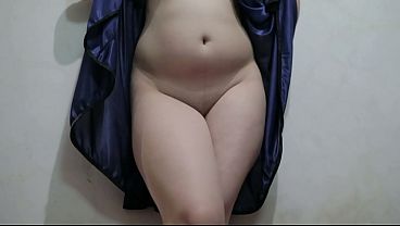 Cewek Indo Pake Lingerie Biru, Ngangkang Sambil Colmek Bikin Makin Basah.