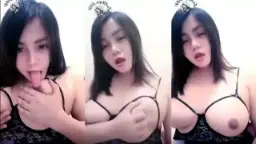 Dinda Si Toket Gede Cantik, Sange Banget Pengen Digojlok.