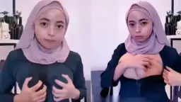 Hijab Ngerasain Enak Banget Waktu Toketnya Diremas-remas.