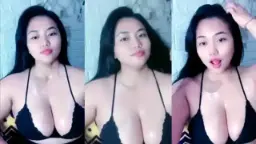 Keyla Host Toge Live, Goyang Panas Bikin Tegang.