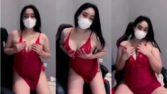 Mbak Dhea Pake Lingerie Merah Tembus Pandang, Bikin Ngilu Pengen Lihat Terus.
