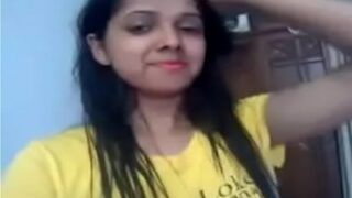 Video Desi Cewek Kesepian Colokin Memek Sendiri Sampe Basah
