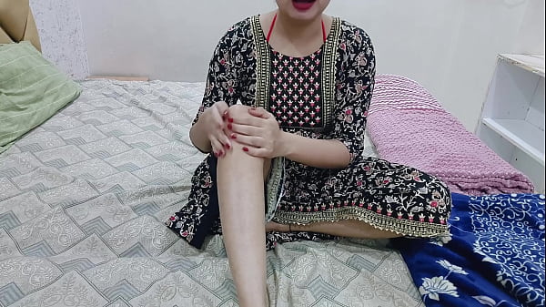 Malam Itu, Kakak Tiriku Sendirian Di Kamar, Aku Masuk Dan Mengelus Tubuh Serta Memijat Bagian Sensitifku Di Depannya.