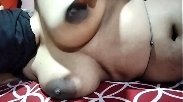 Mallu Indian Bhabh, Goyangin Pantat Montok Di Depan Suami Orang.
