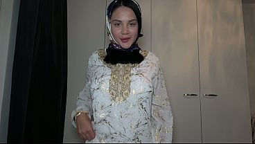 Pov – Ngentotin Adik Tiri Muslimah Berhijab, Romantis Tapi Mesum