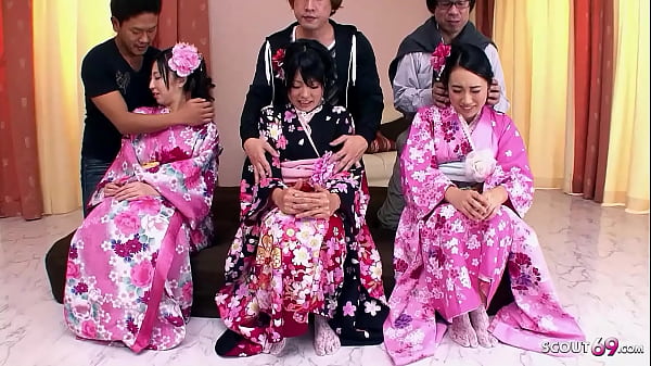 Pesta Seks Langka Ala Jepang, Tiga Cewek Jav Imut Dengan Bulu Kemaluan Lebat Bikin Mabuk Kepayang