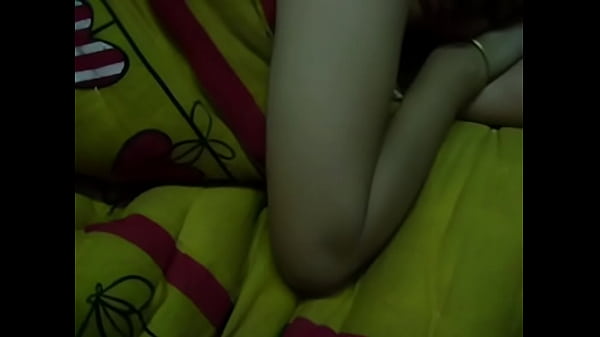 Desi Bhabhi Lagi Mesum Sama Tetangga, Nungging Di Kamar Mandi.