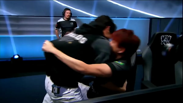 Tim Brasil Ngentot Nikmat Sama 5 Orang China, Makin Gila-gilaan