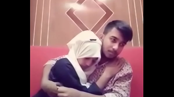 Desi Cewek Cowok Ciuman Panas Di Kamar Hotel