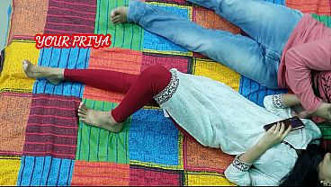 Gadis Manis Kakak Tiri Pertama Kali Ngewe Sama Adik Tiri, Rekaman Amatir Pake Suara Hindi.