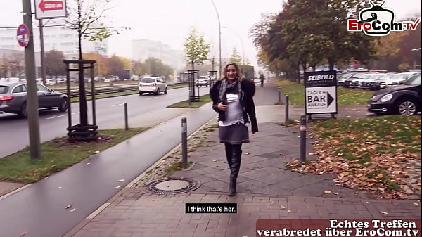 Gadis Turki Jerman Digebukin Buat Ajakan Sex Di Pinggir Jalan Umum.