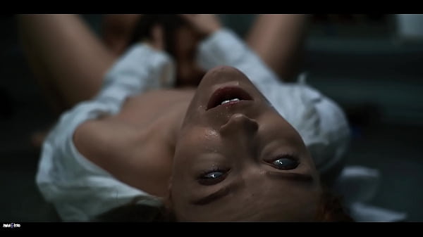 Alien Parasit Pengendali Pikiran Vs Cewek Seksi Hot Banget