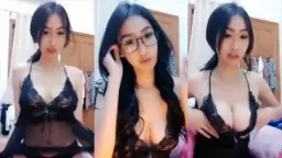 Awcece Host Cantik Toge Live, Goyangannya Bikin Meleleh.