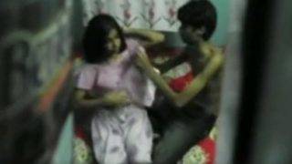 Desahan Anak Desa Di Kamar, Kamera Tersembunyi Merekam Aksi Panas