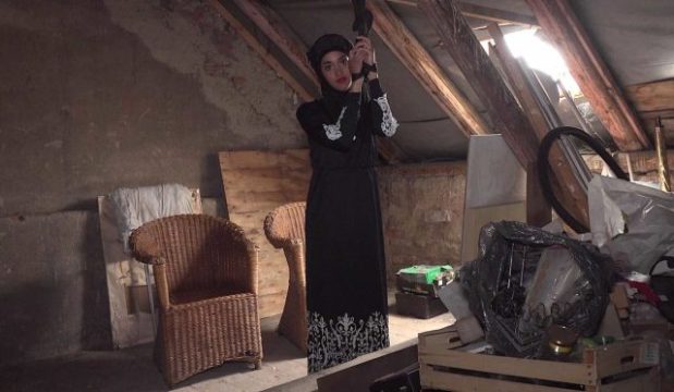 Ngentot Cz – Capri Lmonde, Lo Bakal Jadi Istri Yang Patut Digoblokin