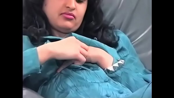Ravina Si Cewek Desi Bikin Makin Basah, Siap Digoyang