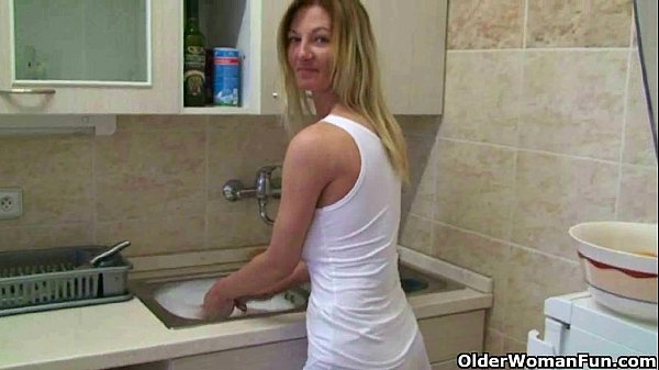 Ibu Buat Video Coli Di Rumah, Bikin Makin Greget
