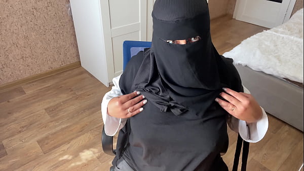 Istri Orang Arab Lagi Baca Cerita Ngentot Panas