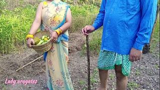 Desi Kakak Tiri Ngentot Di Luar Sama Adik Tiri, Bebas Tanpa Malu