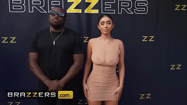 Brazzers – Violet Myers Buka-bukaan Lubang Pantatnya Buat Paparazi, Bikin Mleyot