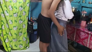 Ngentot Adik Ipar Di Dapur, Pas Siap-siap Berangkat Sekolah, Makin Liarnya Bikin Pengen Ulang.