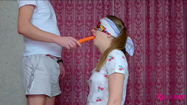 Trik Bejat Kakak Tiri Bikin Adiknya Kena Challenge Makanan, Lalu Digoda Dan Dipaksa Ngewe Plus Hisap Kontol Pertama! – Nata Sweet
