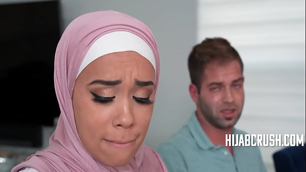 Bantuin Stepis Arab Gue Biar Gak Kaku Lagi, Sange Banget Lihat Hijabnya.